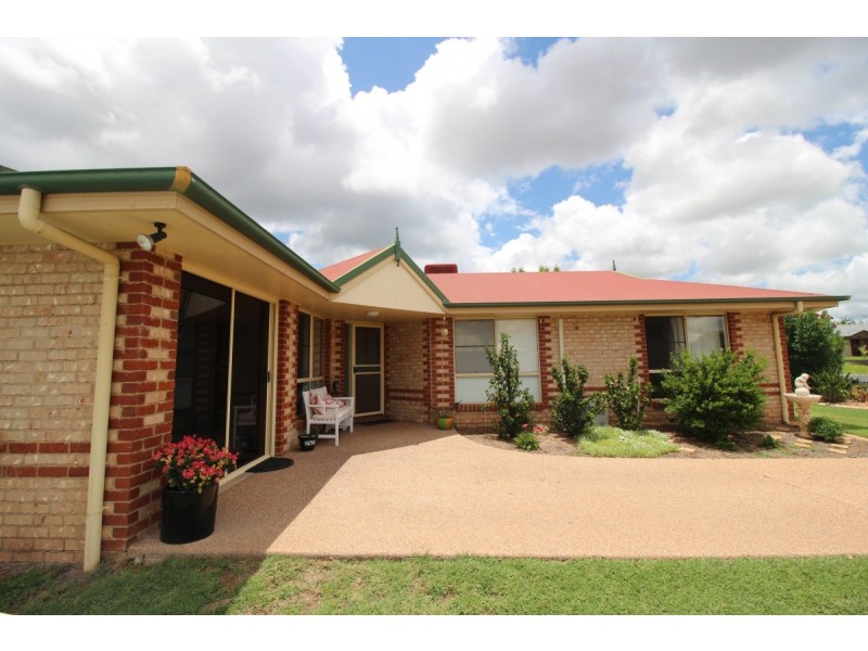 70 Crinum Crescent, Emerald QLD 4720