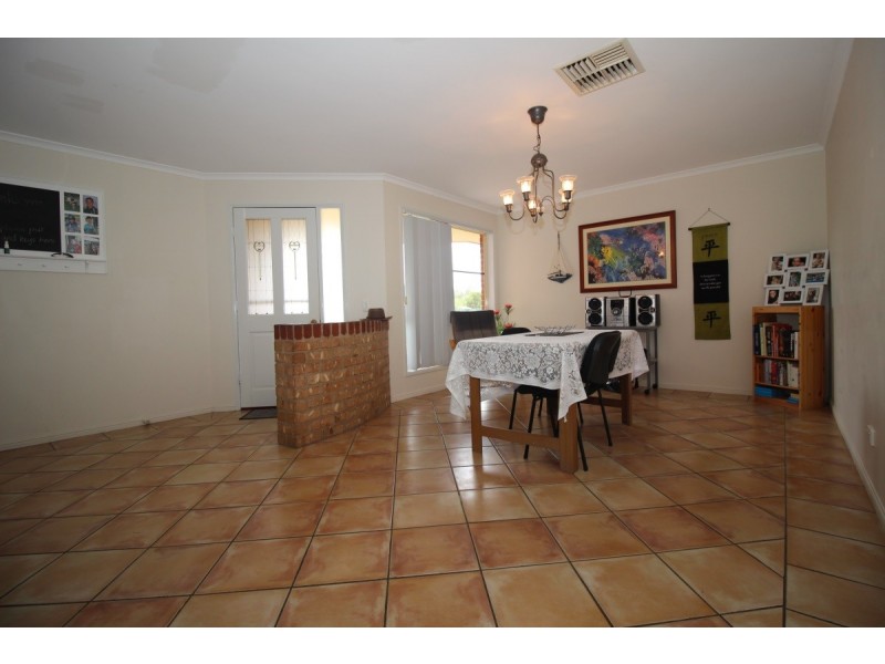 70 Crinum Crescent, Emerald QLD 4720