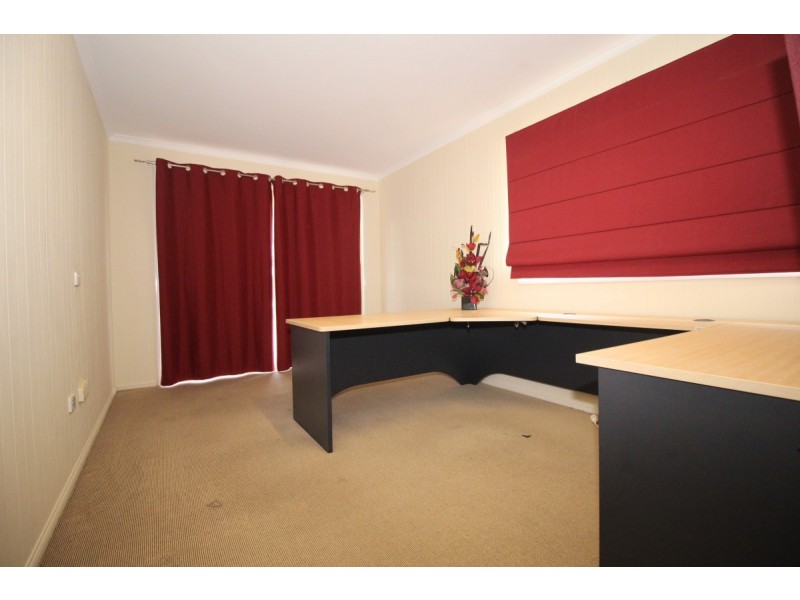 70 Crinum Crescent, Emerald QLD 4720