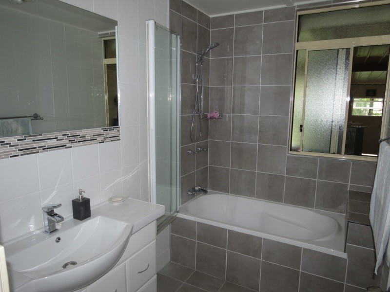 1 Akubra Drive, Emerald QLD 4720