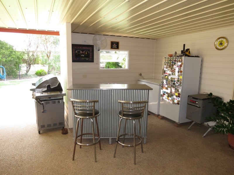 1 Akubra Drive, Emerald QLD 4720