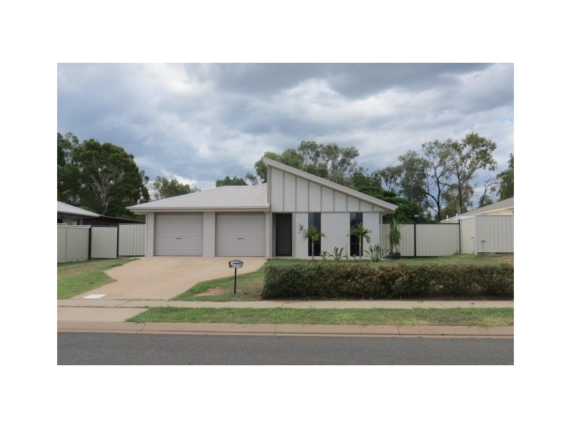 43 Newman Dr, Emerald QLD 4720