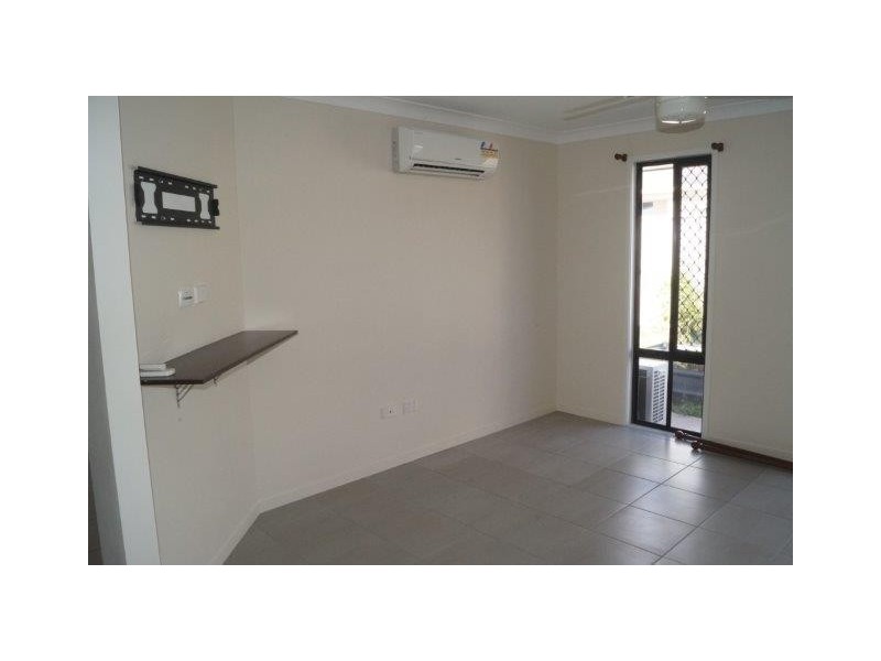 43 Newman Dr, Emerald QLD 4720