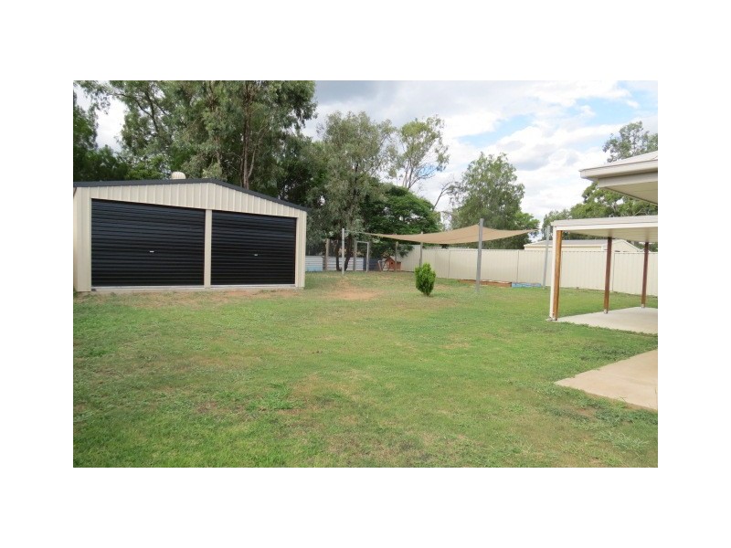 43 Newman Dr, Emerald QLD 4720