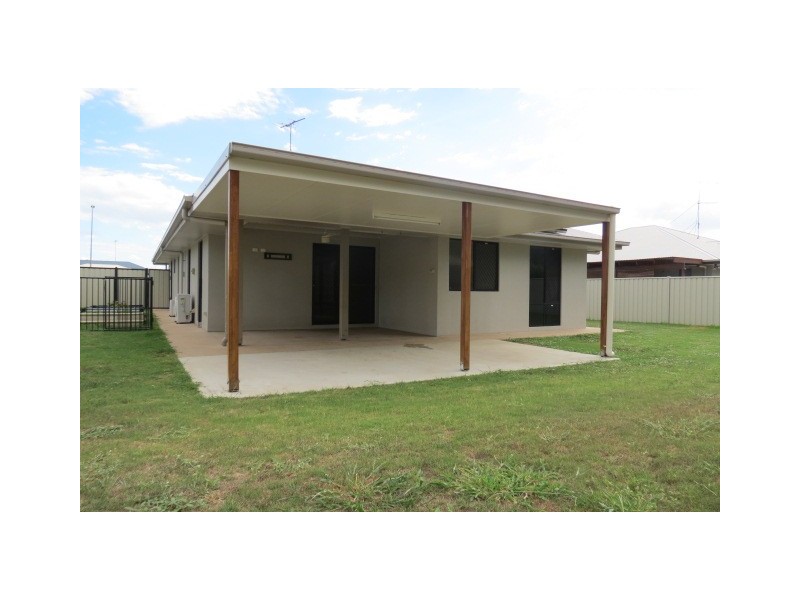 43 Newman Dr, Emerald QLD 4720