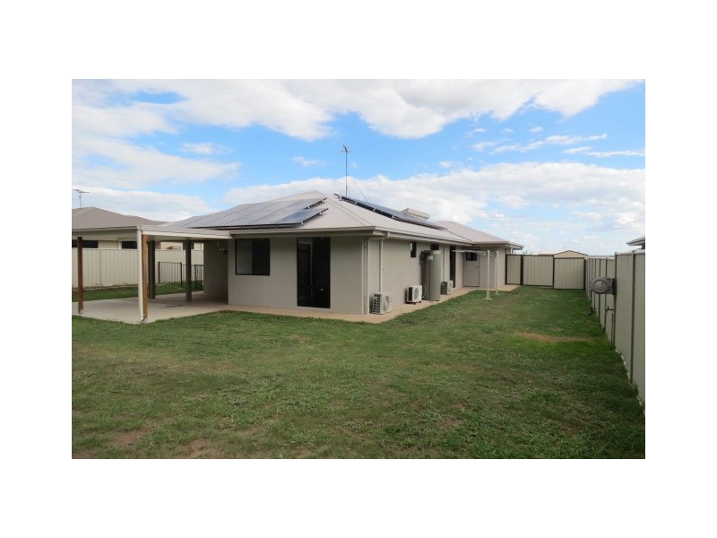43 Newman Dr, Emerald QLD 4720