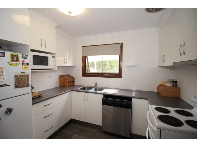 111 Harris Street, Emerald QLD 4720