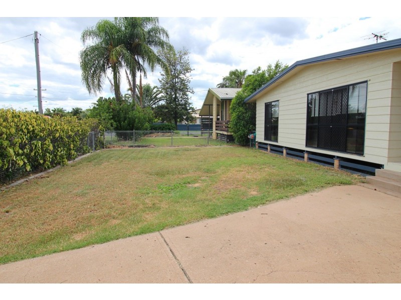 111 Harris Street, Emerald QLD 4720