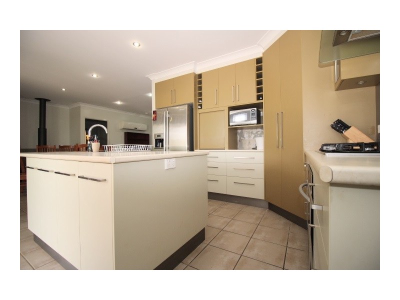 4 Kettle Street, Capella QLD 4723