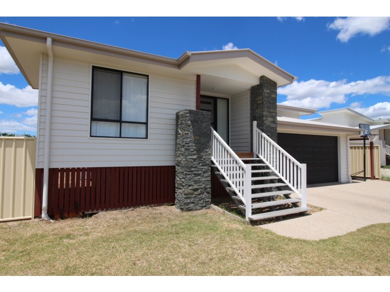 12 Ivers Place, Emerald QLD 4720