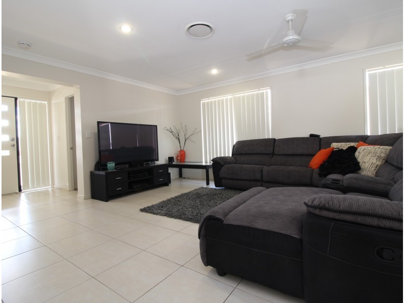12 Ivers Place, Emerald QLD 4720