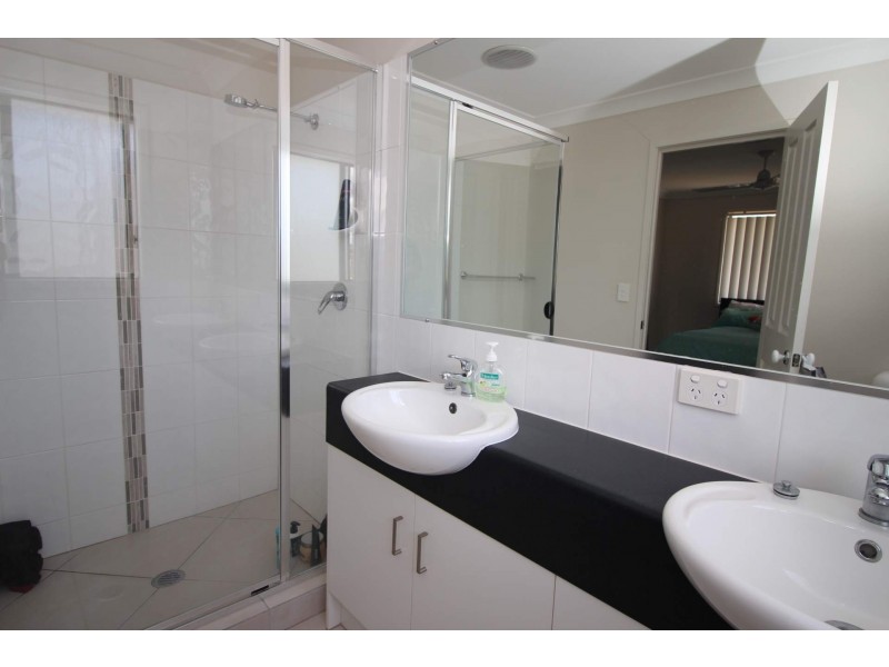 12 Ivers Place, Emerald QLD 4720