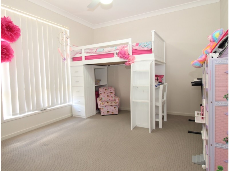 12 Ivers Place, Emerald QLD 4720