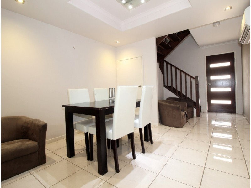 Unit 1/2 Guy Street, Emerald QLD 4720