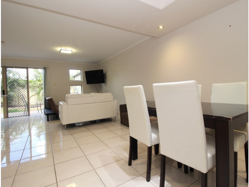 Unit 1/2 Guy Street, Emerald QLD 4720