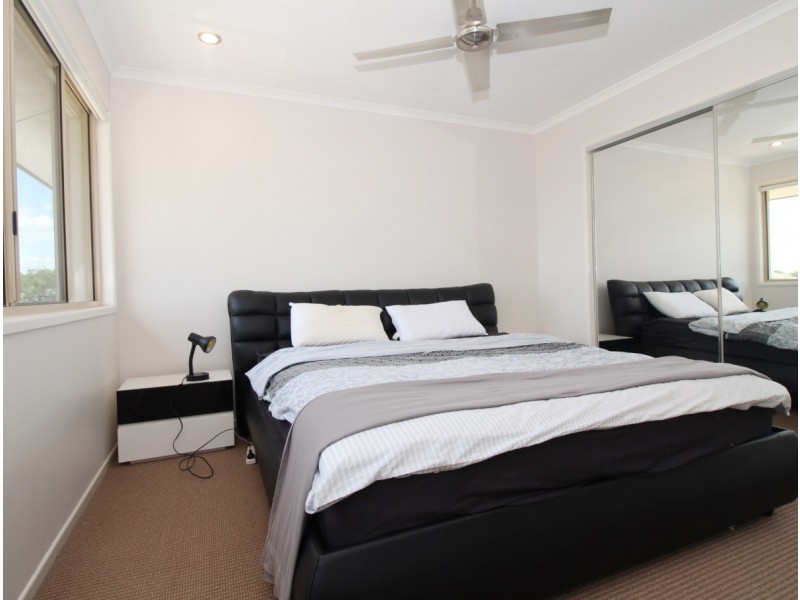 Unit 1/2 Guy Street, Emerald QLD 4720