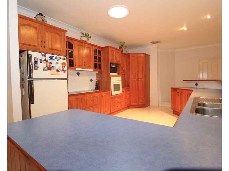 18 Forrest Lane, Emerald QLD 4720