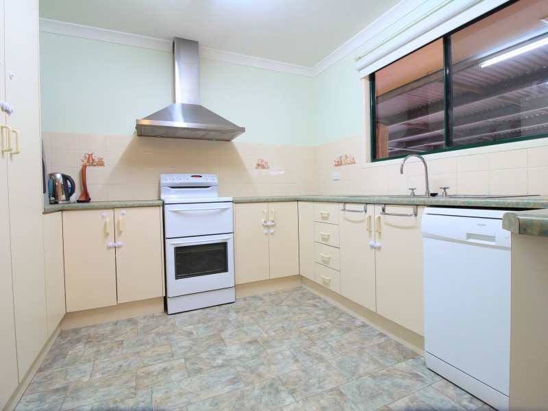 12 Cowan Crescent, Emerald QLD 4720