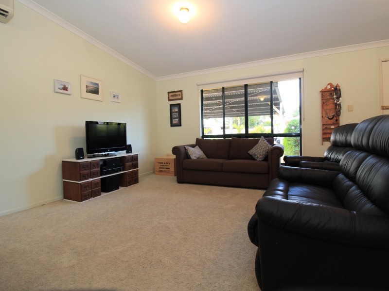 12 Cowan Crescent, Emerald QLD 4720