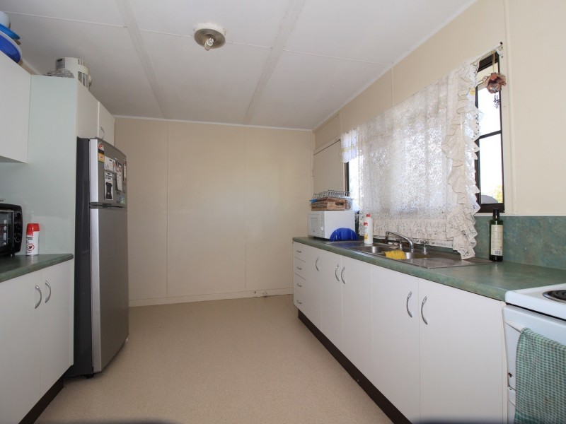 28 Moody Street, Emerald QLD 4720