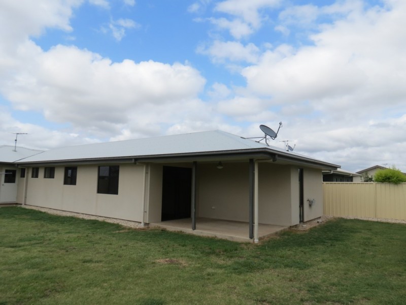 5 Easton Street, Emerald QLD 4720