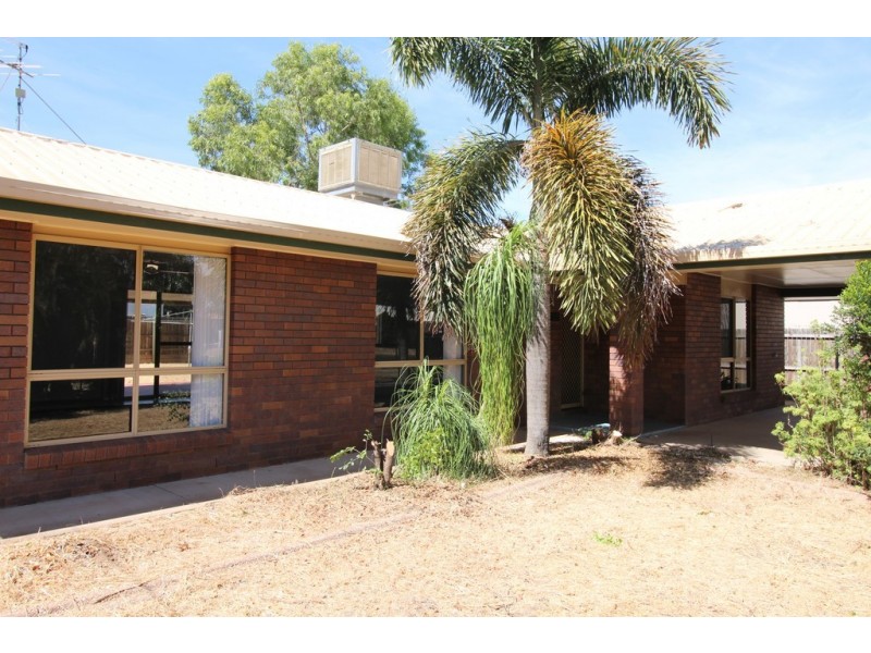 15 White Street, Emerald QLD 4720