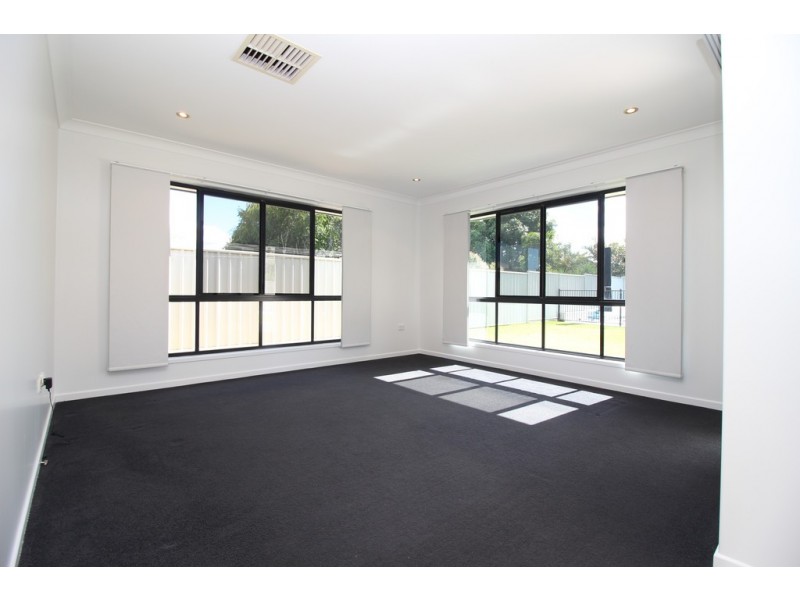 3 Charlton Street, Emerald QLD 4720