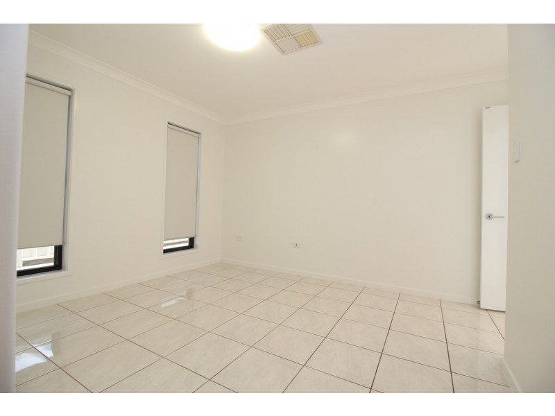 3 Charlton Street, Emerald QLD 4720