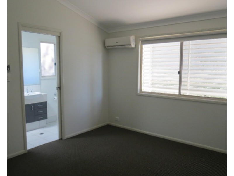 4/47 Gray Street, Emerald QLD 4720