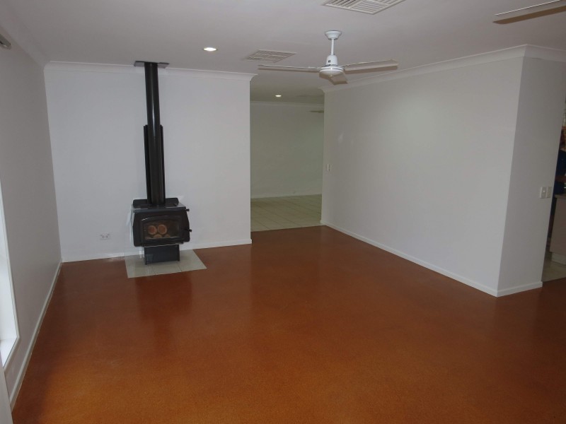 9 Smith Place, Emerald QLD 4720