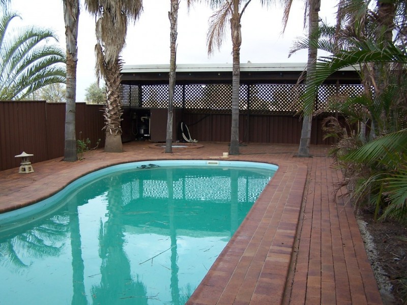 4 Mahogany Street, Blackwater QLD 4717