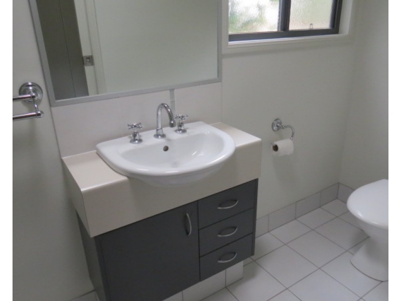 9/47 Gray Street, Emerald QLD 4720
