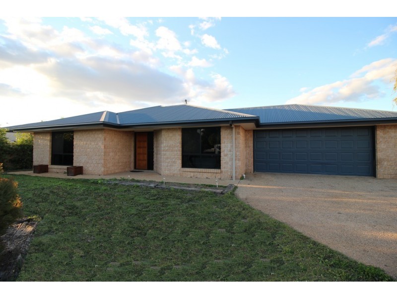 11 Chandon Court, Emerald QLD 4720