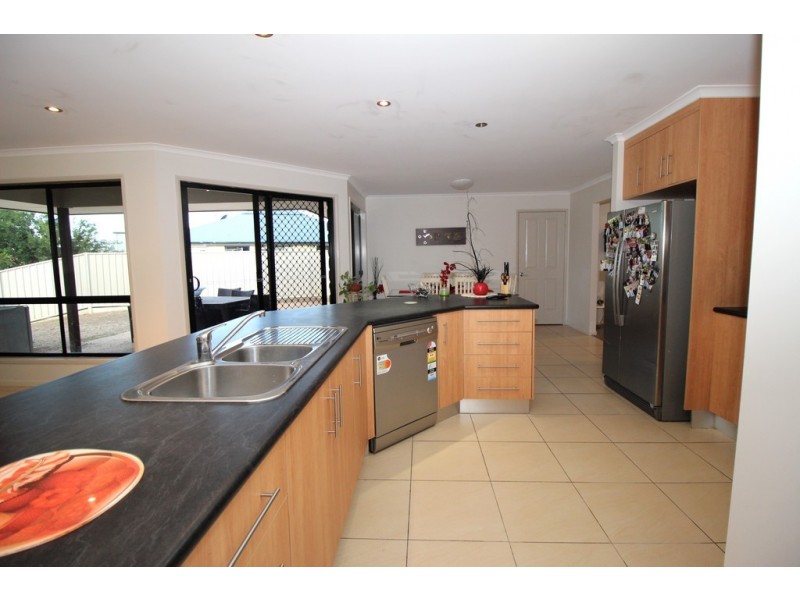 11 Chandon Court, Emerald QLD 4720