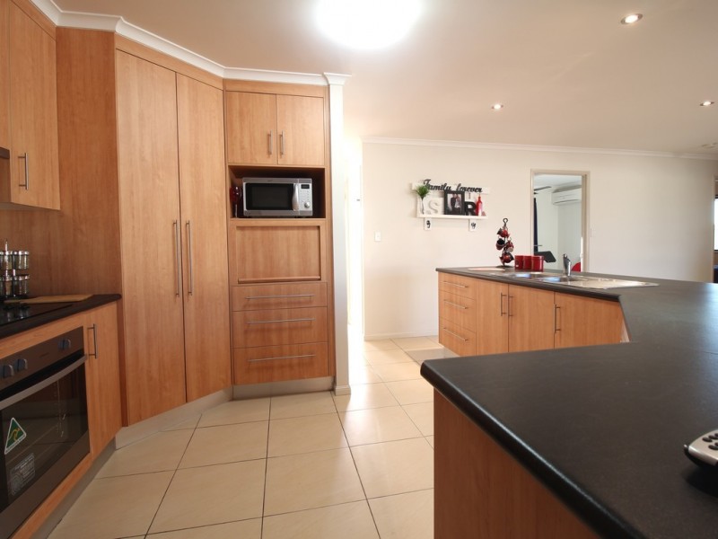 11 Chandon Court, Emerald QLD 4720