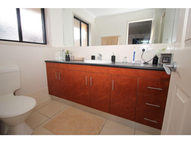 11 Chandon Court, Emerald QLD 4720