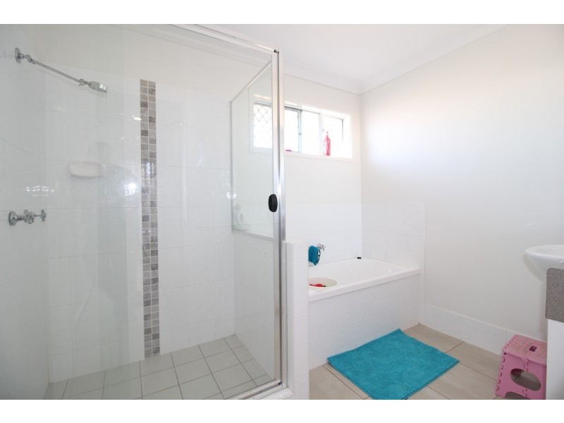 11 Lightening Street, Emerald QLD 4720