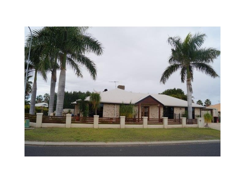 8 Dodd Street, Emerald QLD 4720