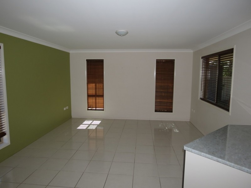 49 Loch Street, Emerald QLD 4720
