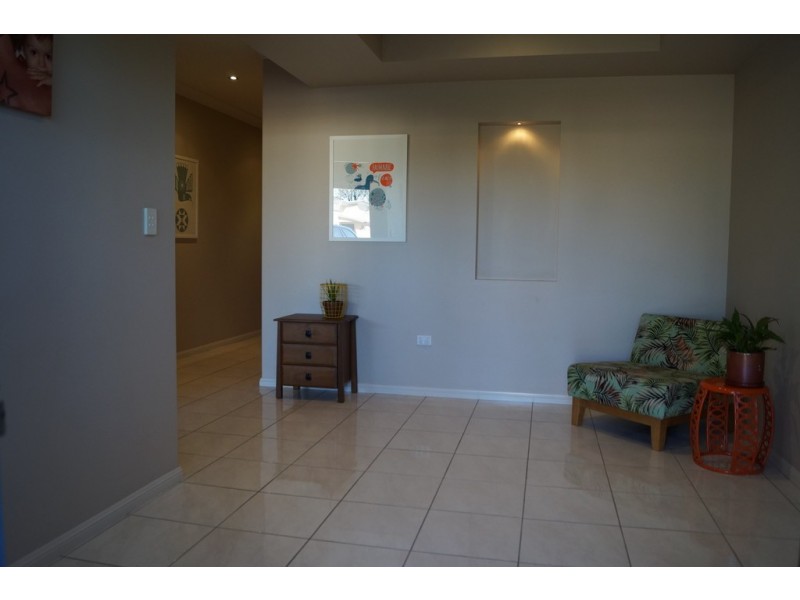 13A Mooney Cres, Emerald QLD 4720