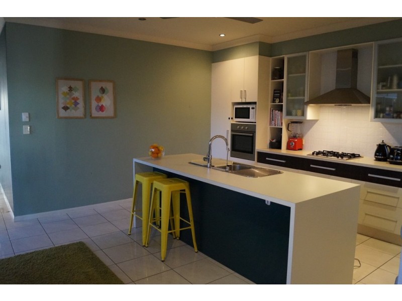 13A Mooney Cres, Emerald QLD 4720