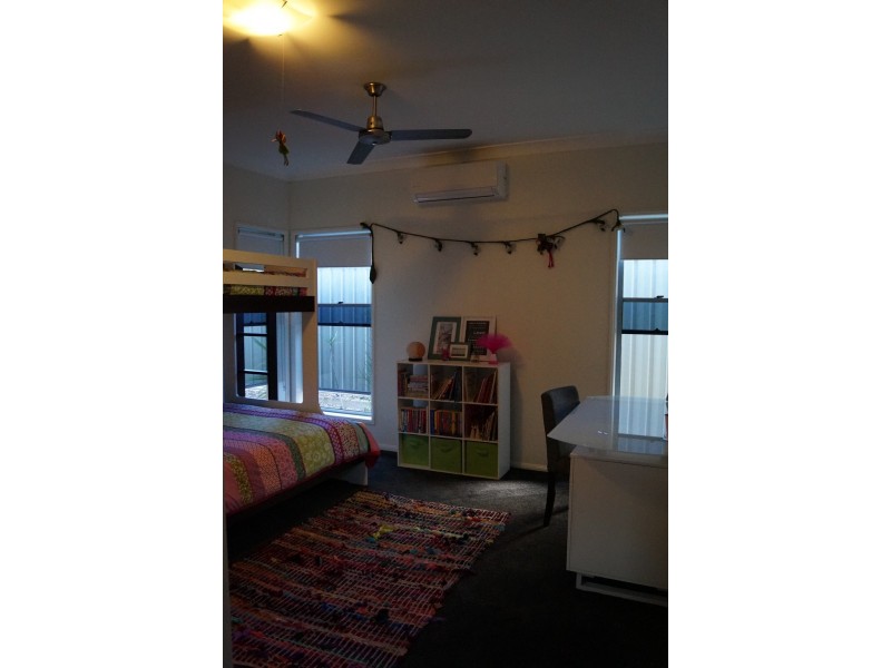 13A Mooney Cres, Emerald QLD 4720