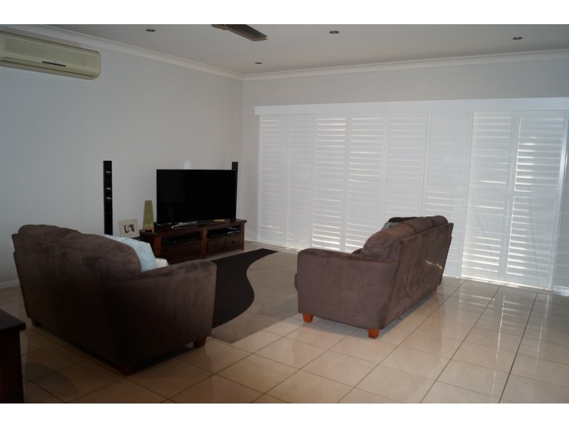 13A Mooney Cres, Emerald QLD 4720