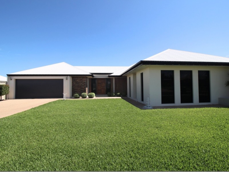 19 Saville Street, Emerald QLD 4720