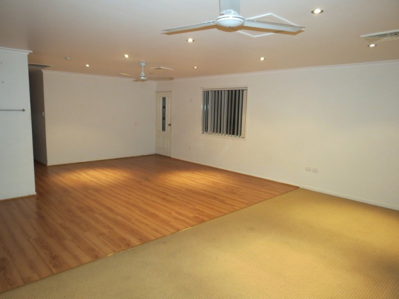 11 Jacqueline Drive, Emerald QLD 4720