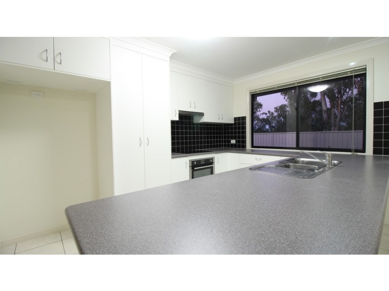 24A Cook Close, Emerald QLD 4720