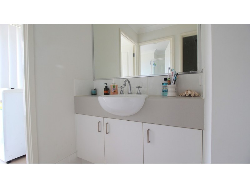 17 Scenic Drive, Emerald QLD 4720