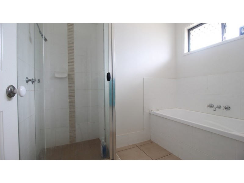 17 Scenic Drive, Emerald QLD 4720