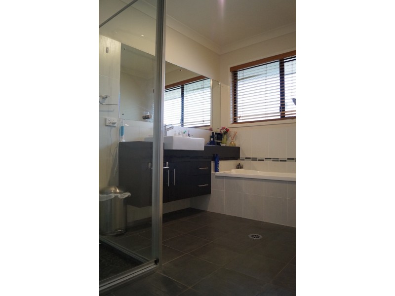 2 Vine Street, Emerald QLD 4720