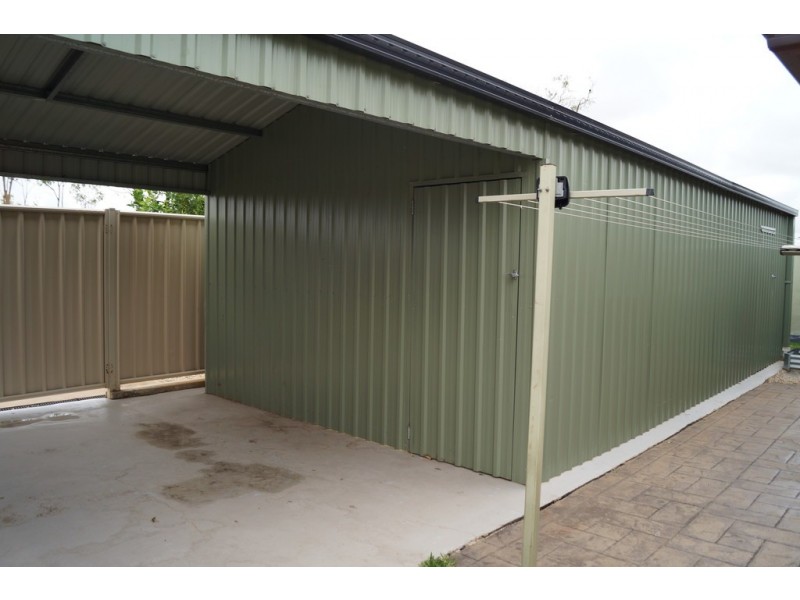 2 Vine Street, Emerald QLD 4720